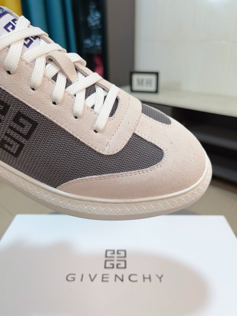 Givenchy Contrast Panel Low-Top Sneakers — detail