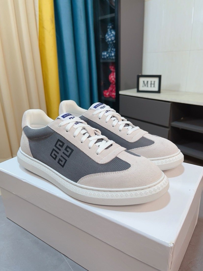 Givenchy Contrast Panel Low-Top Sneakers — front