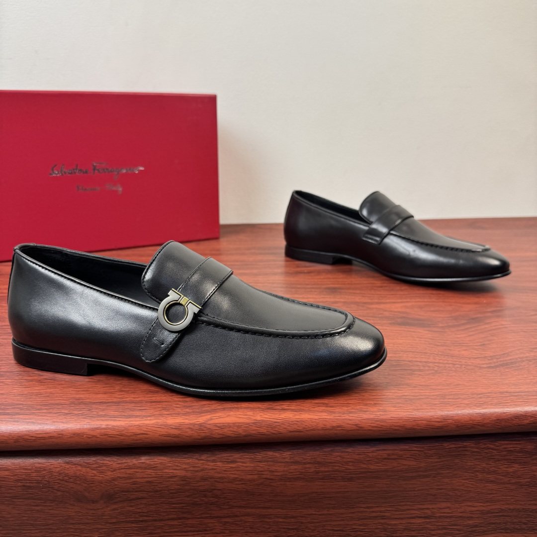 Ferragamo Gancini Buckle Men's Loafers — front