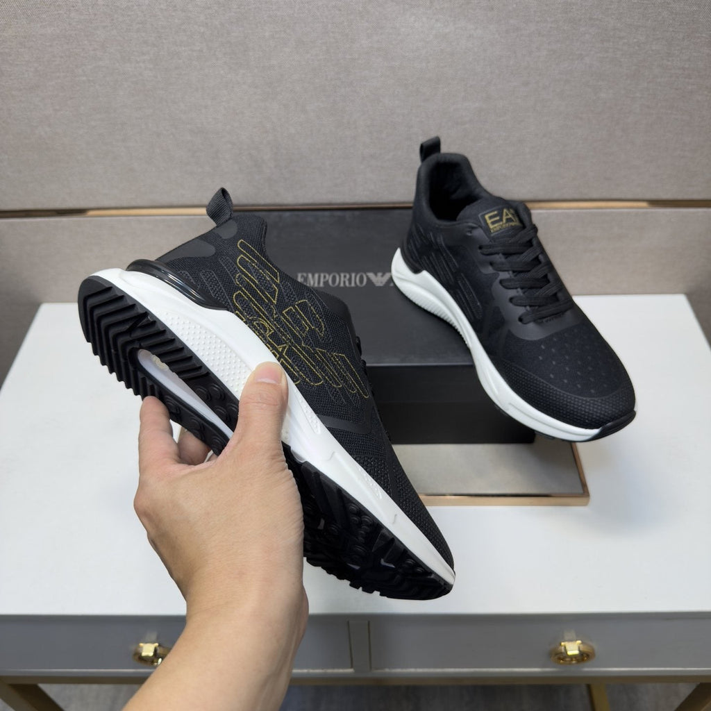 Emporio Armani Men’s Low-Top Sneakers — model
