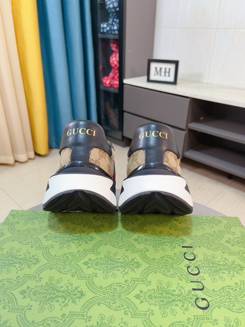 微商相册测试鞋子-Gucci Black and Beige Low-Top Sneakers — front