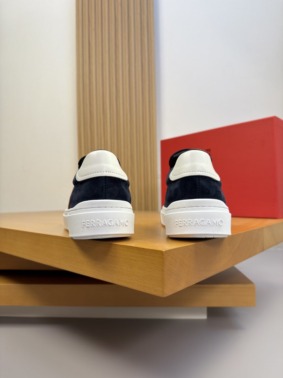 Ferragamo Contrast-Trim Low-Top Sneakers — back