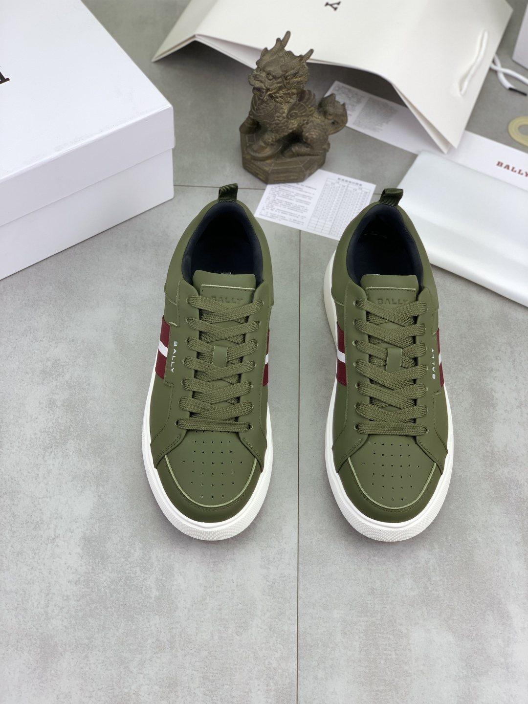 微商相册测试鞋子-Bally Double-Stripe Low-Top Sneakers — front