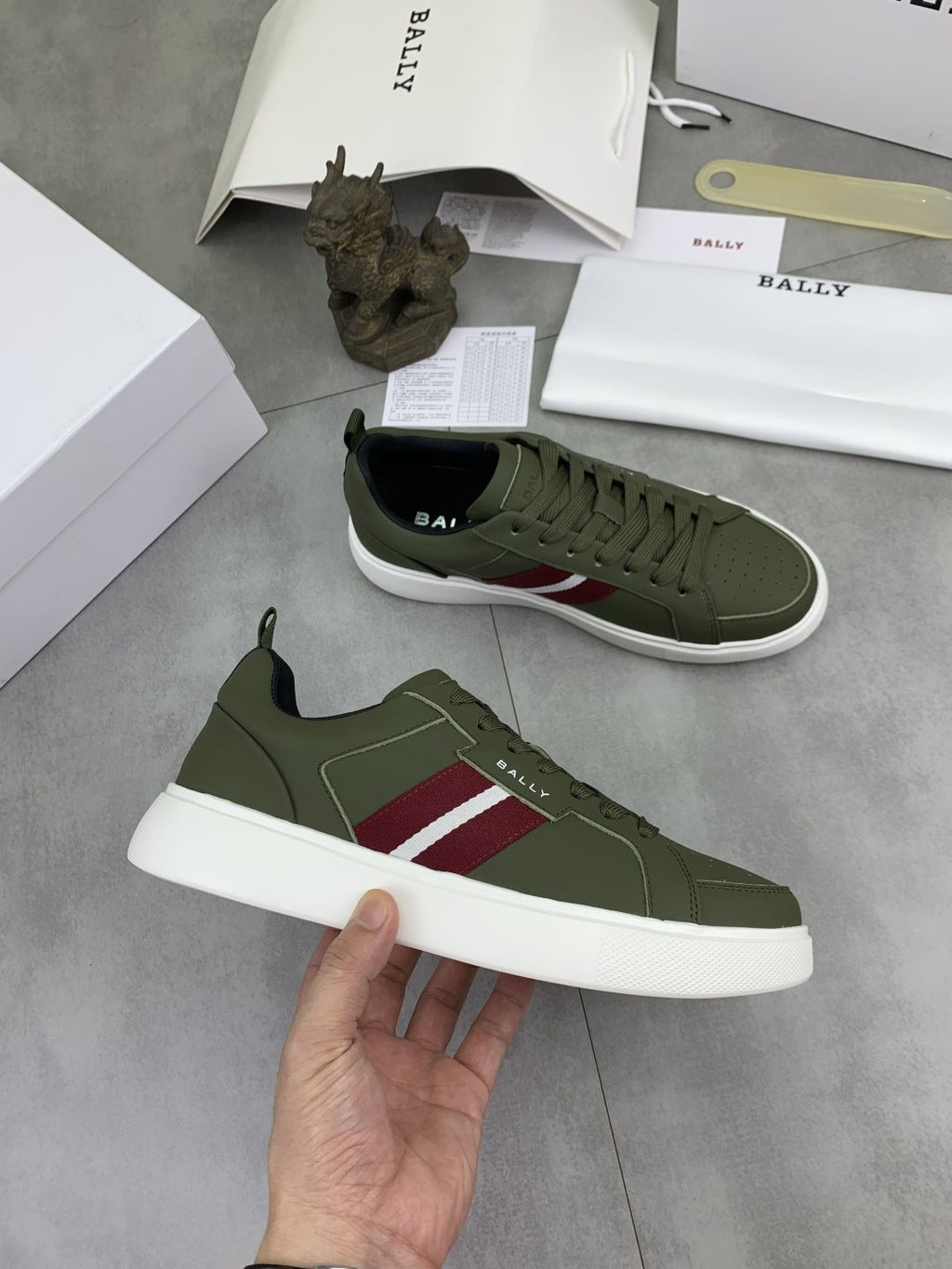 微商相册测试鞋子-Bally Double-Stripe Low-Top Sneakers — side