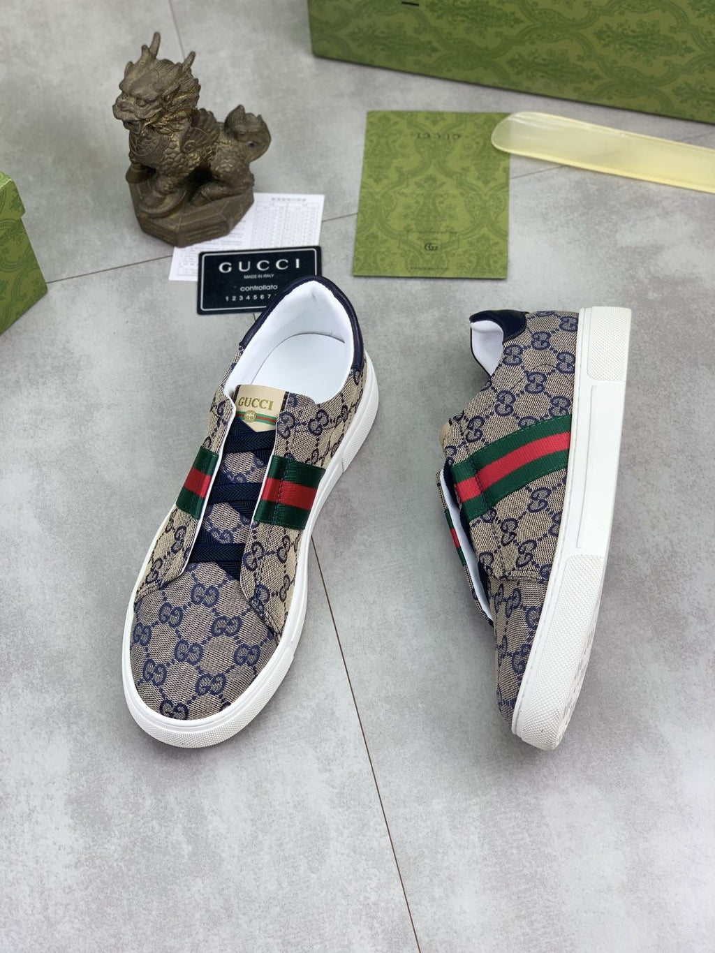 微商相册测试鞋子-Gucci Monogram Stripe Slip-On Sneakers — side