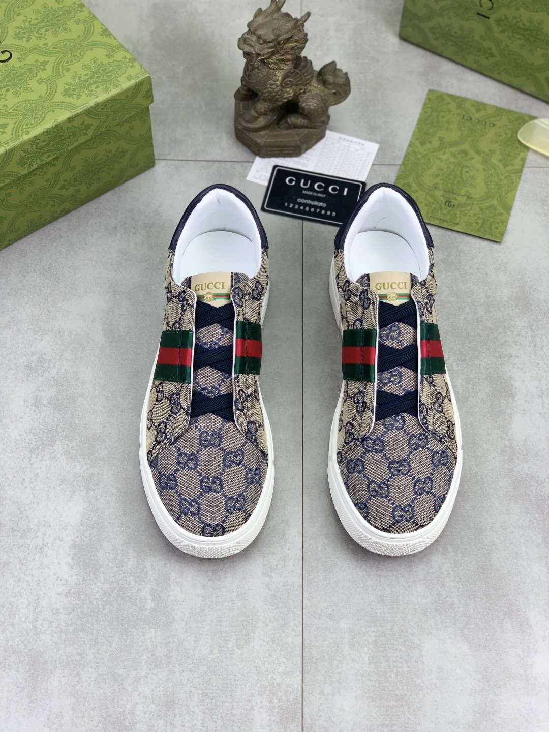 微商相册测试鞋子-Gucci Monogram Stripe Slip-On Sneakers — hero