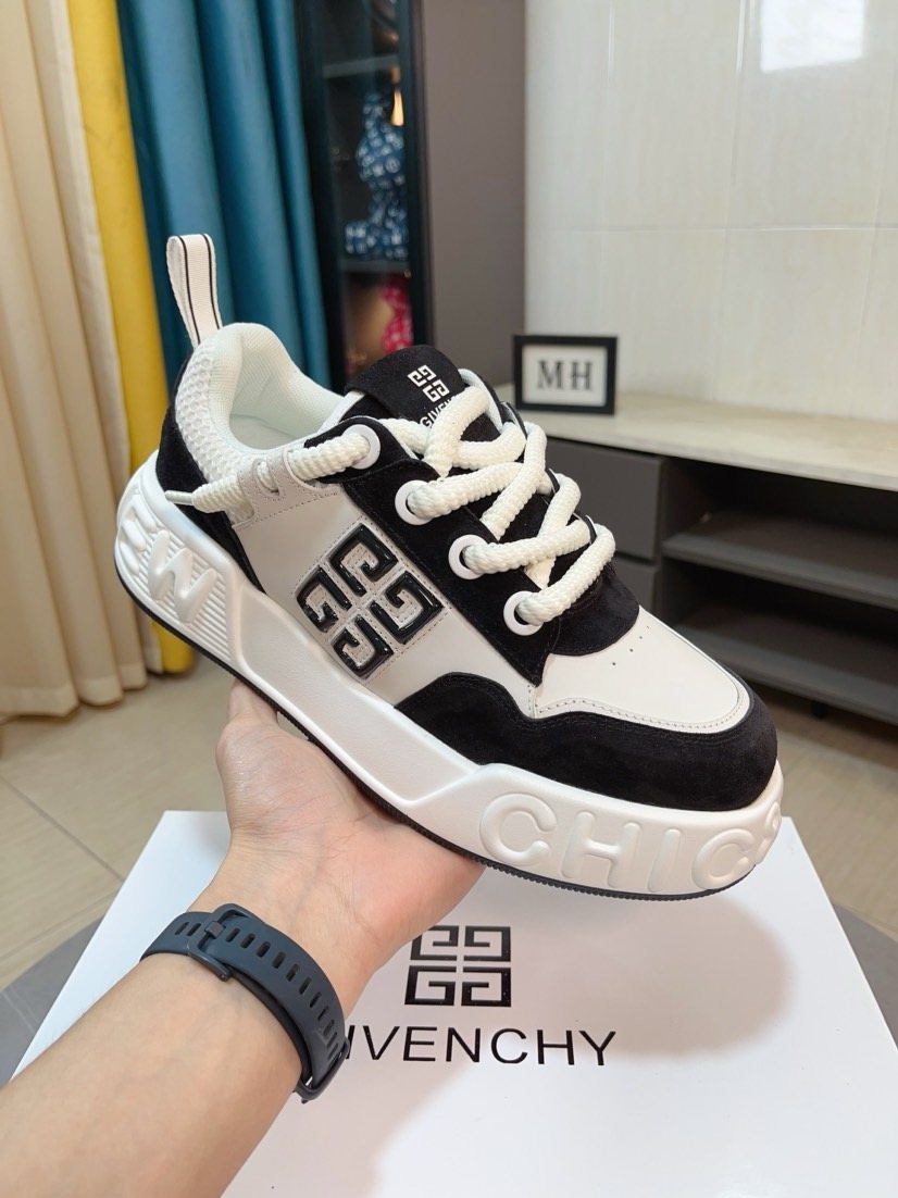 Givenchy Contrast-Panel Low-Top Sneakers — model