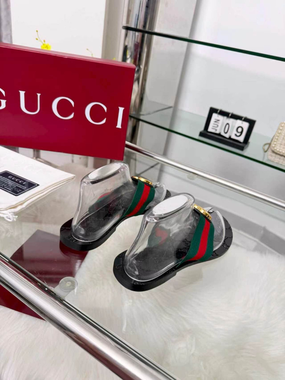 Gucci Green-Red Strap Thong Sandals — side