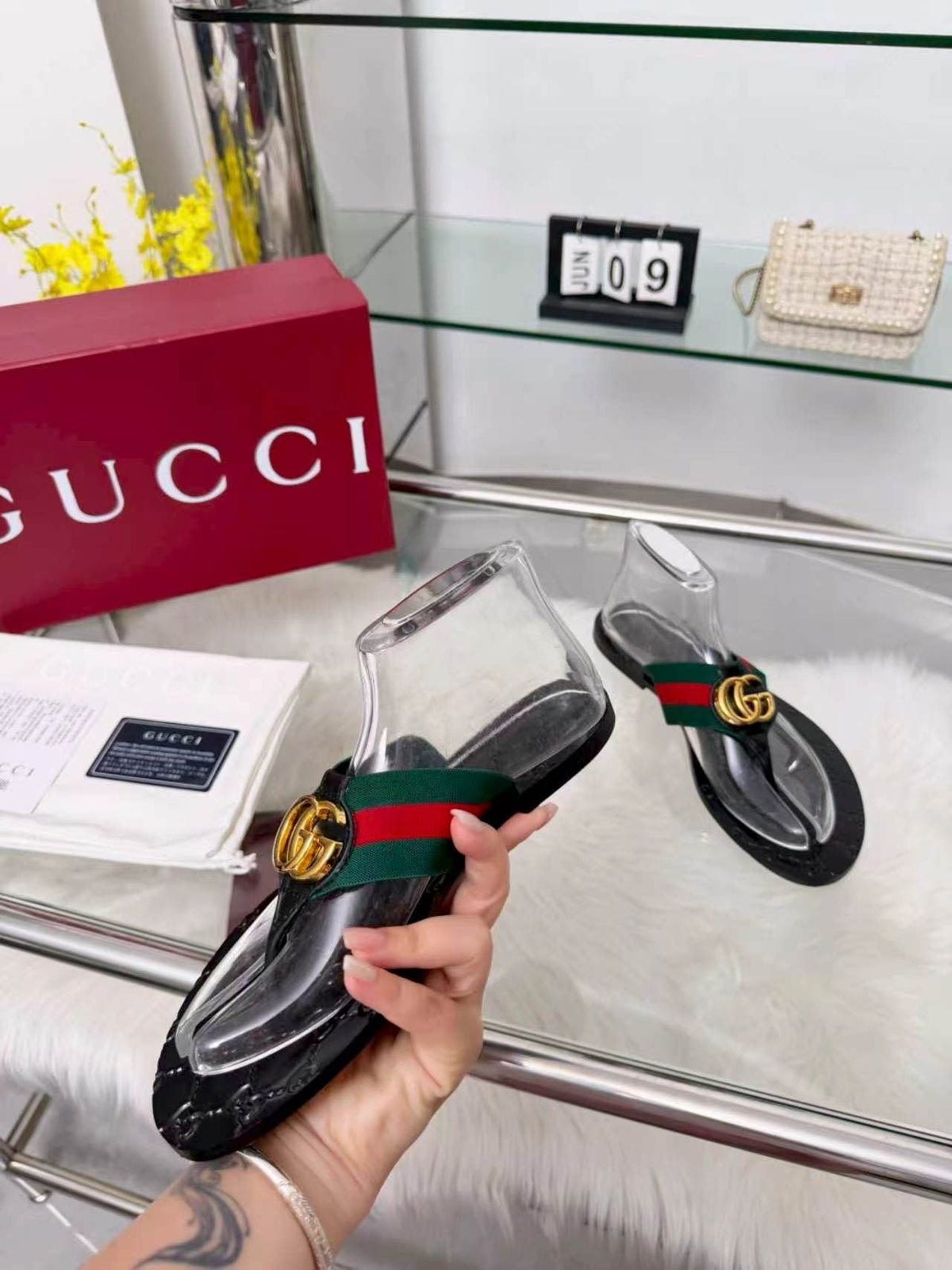 Gucci Green-Red Strap Thong Sandals — model
