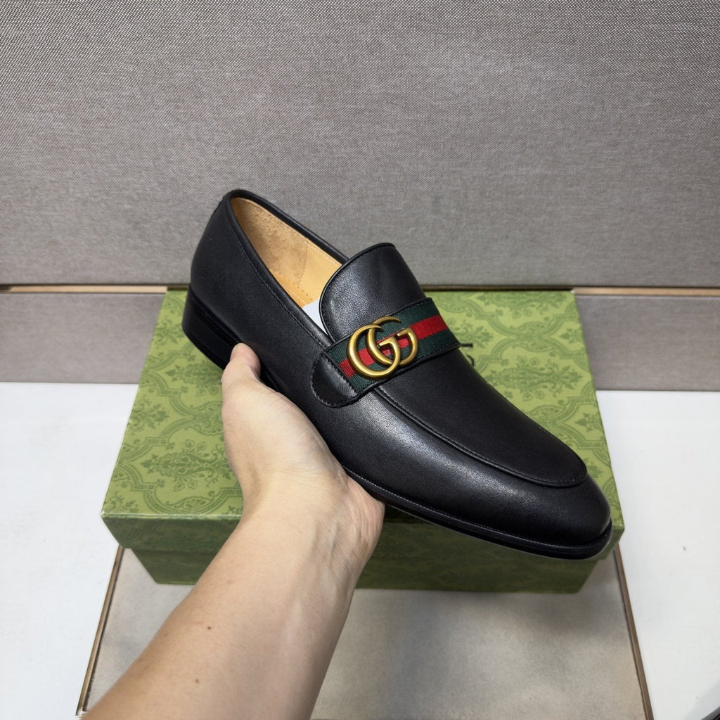 Gucci Black Strap Loafers — model