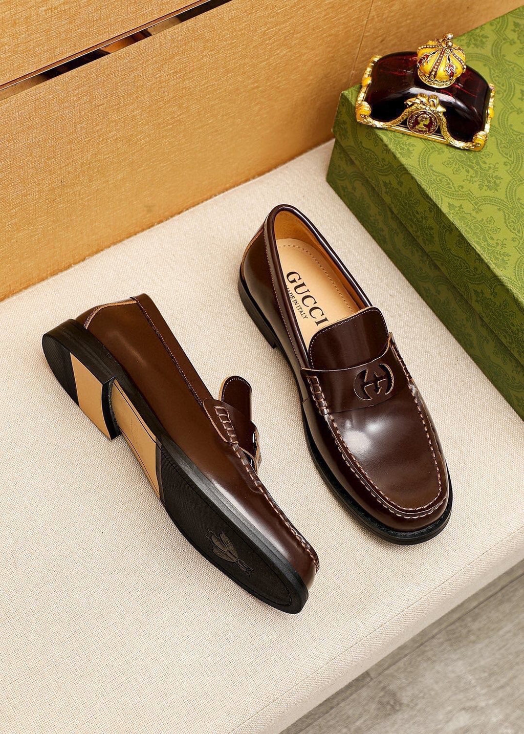 微商相册测试鞋子-Gucci Metal-Accent Moc-Toe Loafers — side