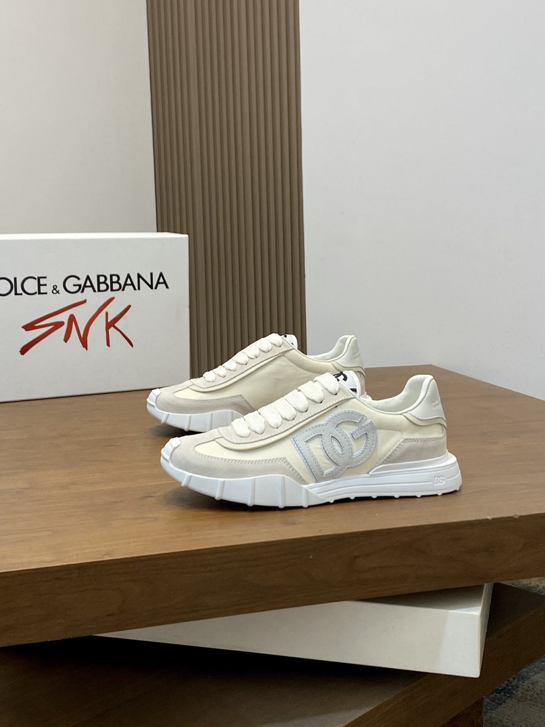 Dolce & Gabbana Low-Top Leather Sneakers — side