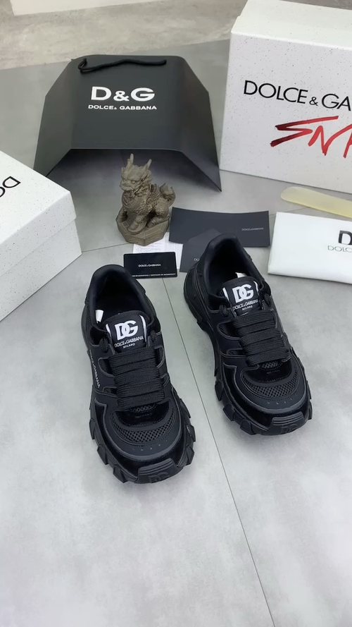 Dolce & Gabbana Paneled Low-Top Sneakers — front