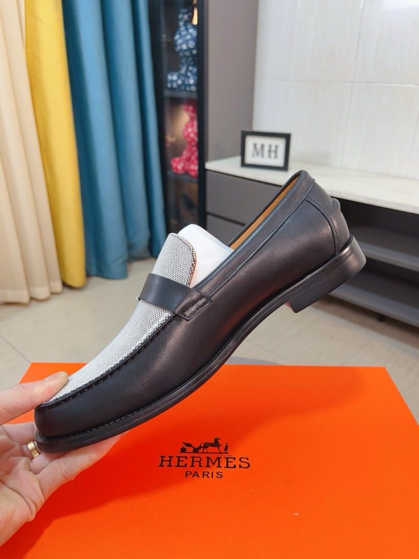 Hermès Textured Contrast-Trim Loafers — side